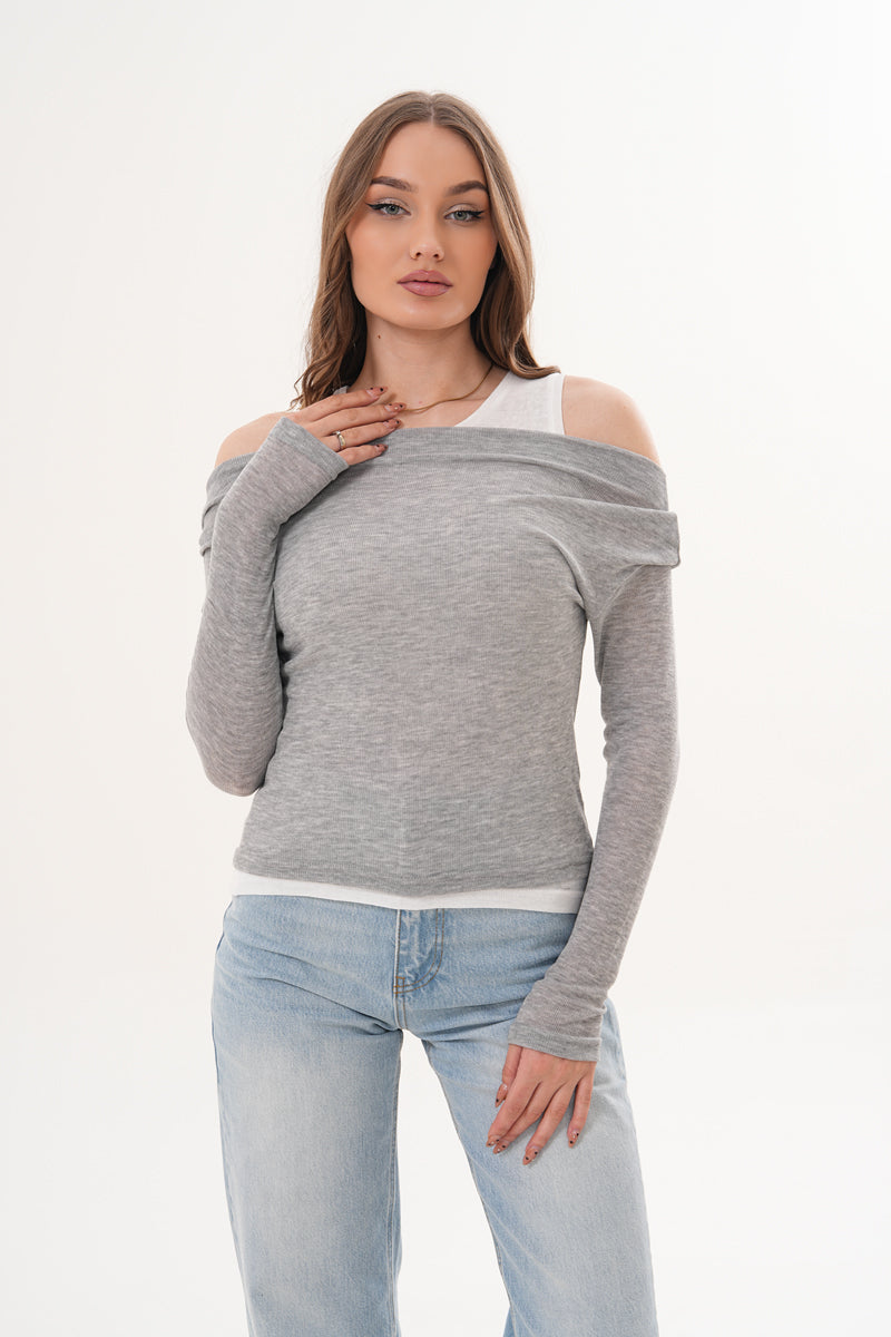 Omzu Açık Atletli Gri Renk Bluz