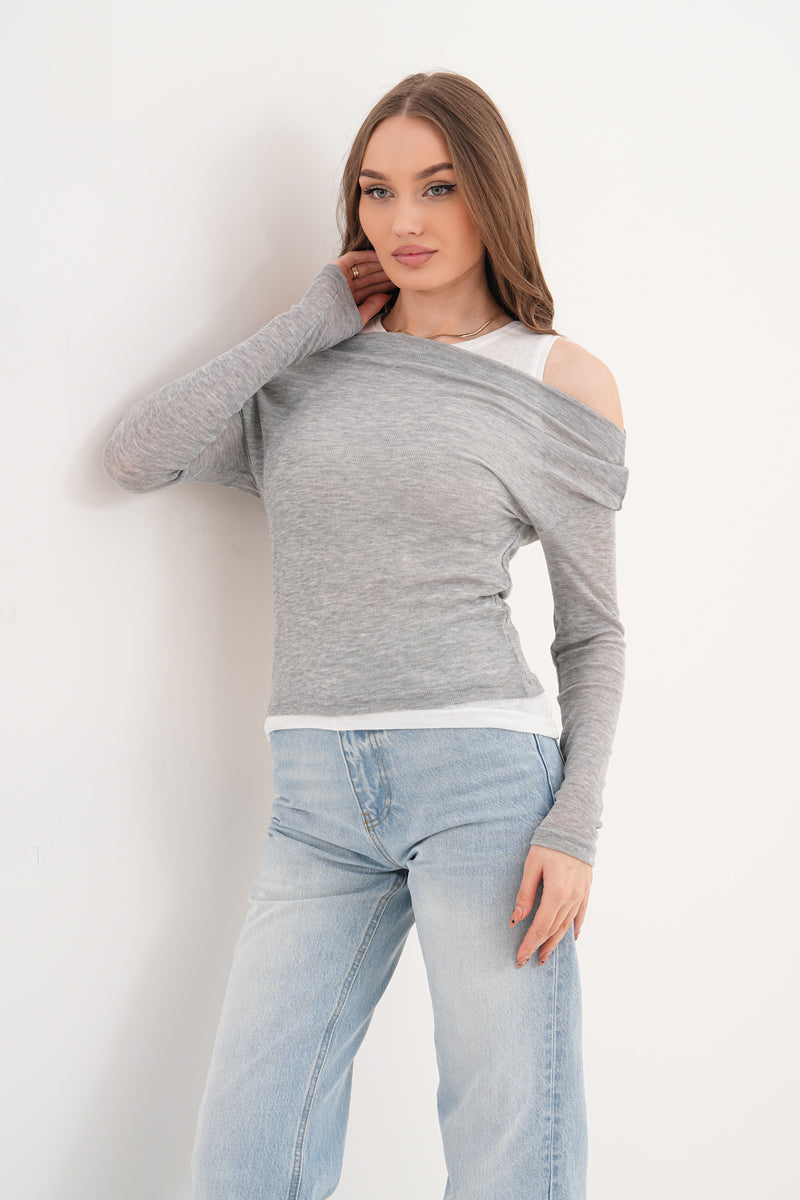 Omzu Açık Atletli Gri Renk Bluz