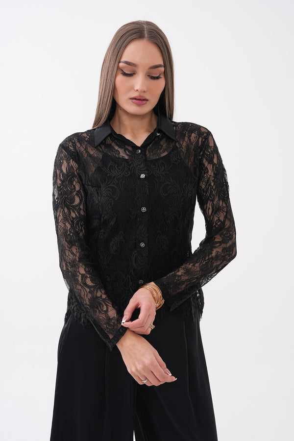Siyah Dantelli Yaka Saten Detaylı Gömlek