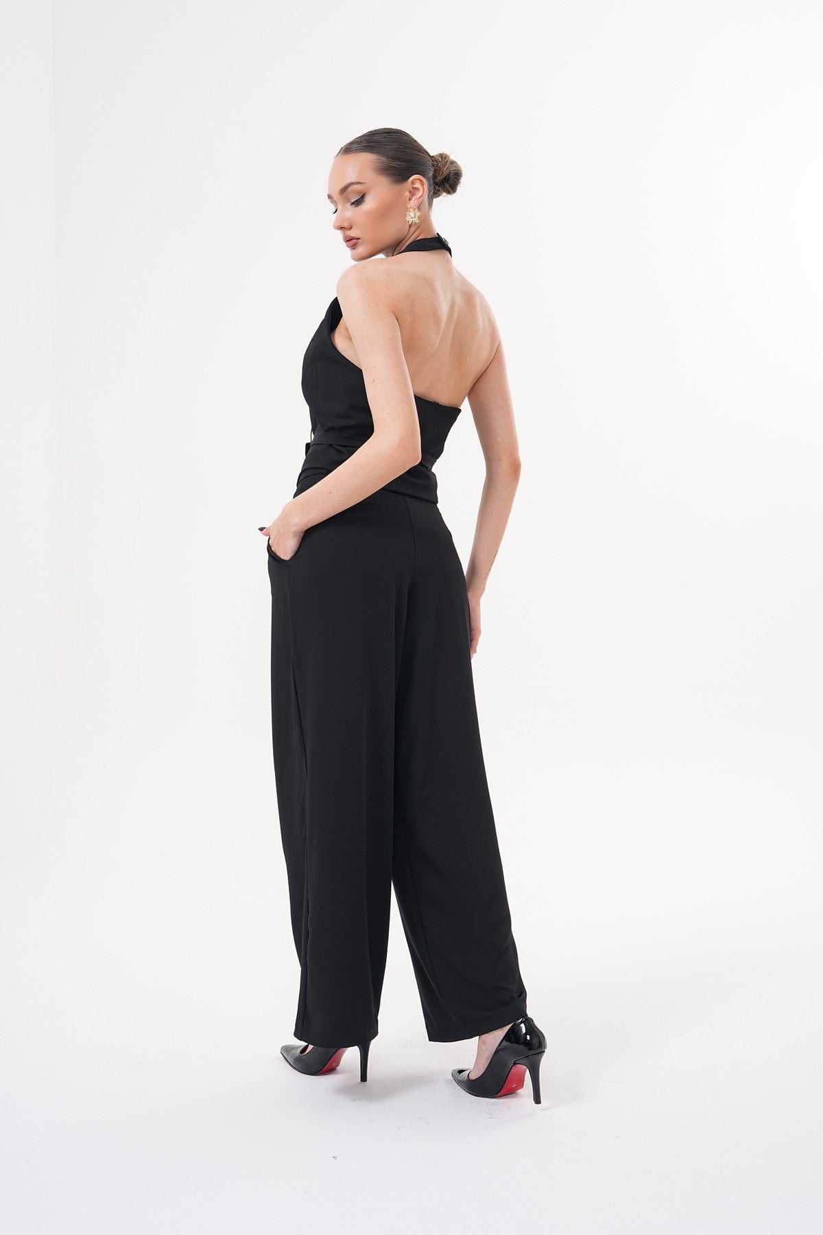 Siyah Sırtı Açık Yelekli Alt Üst Takım