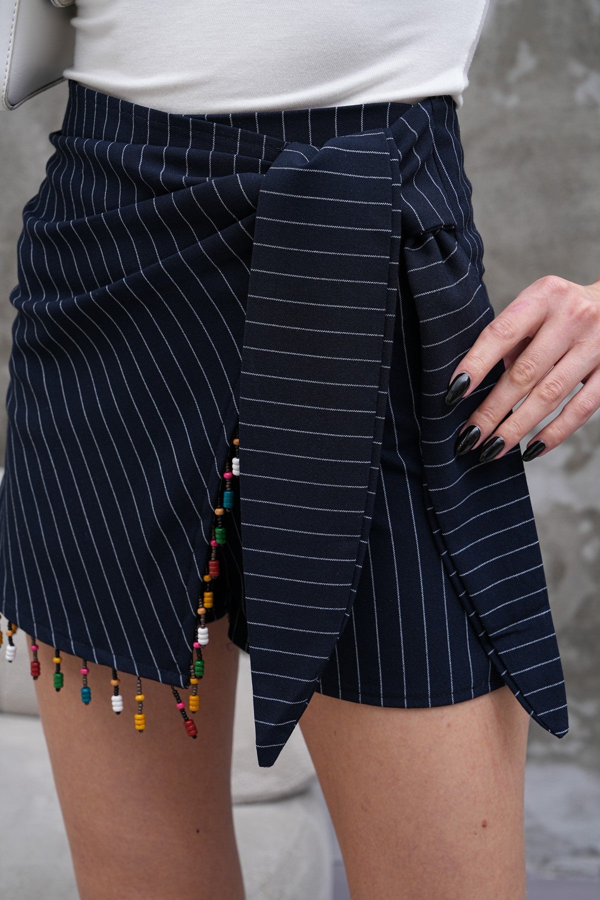 Lacivert Boncuk Detaylı Şort Etek