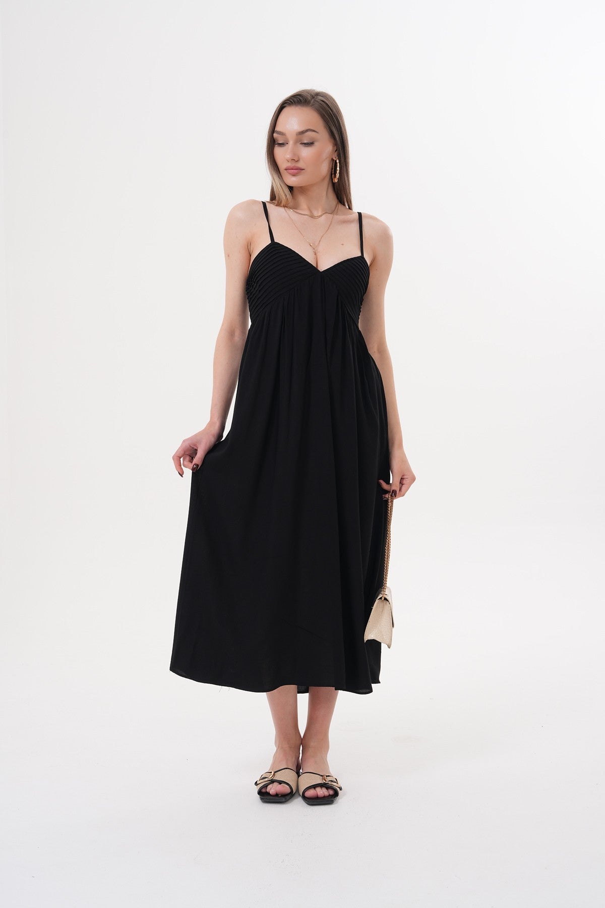 Siyah Göğüs Kuplu Askılı Elbise