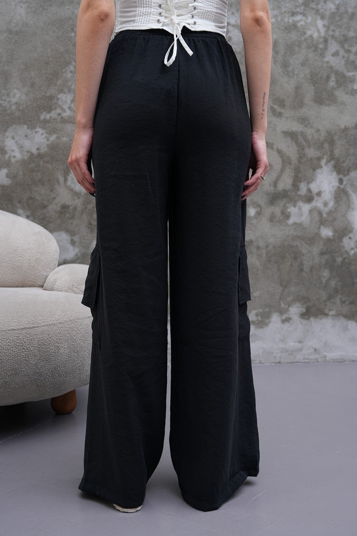 Siyah Bol Paça Hafif Kumaş Pantolon