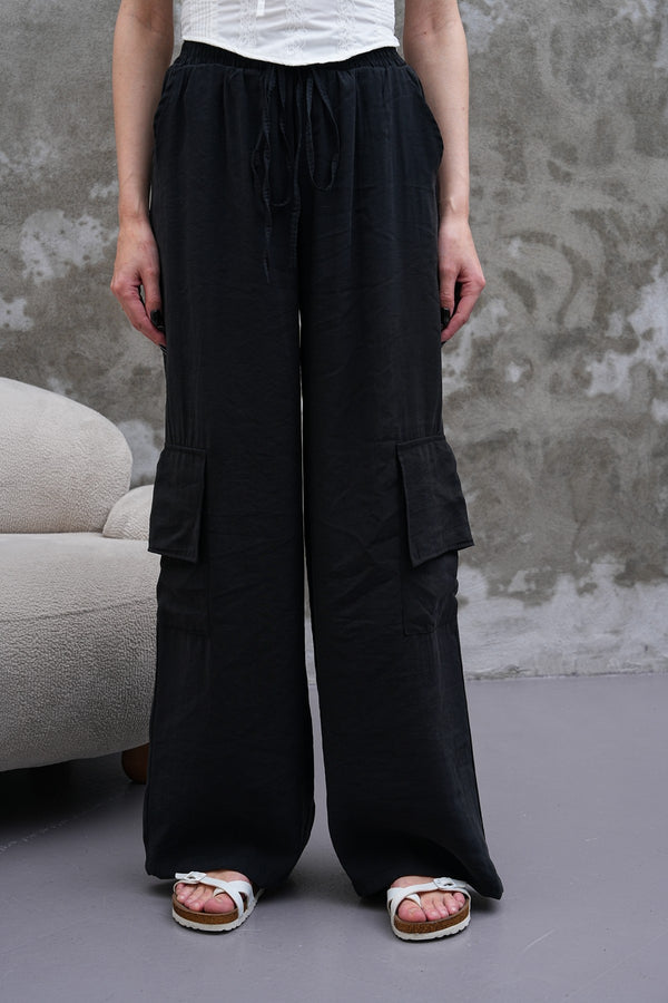 Siyah Bol Paça Hafif Kumaş Pantolon