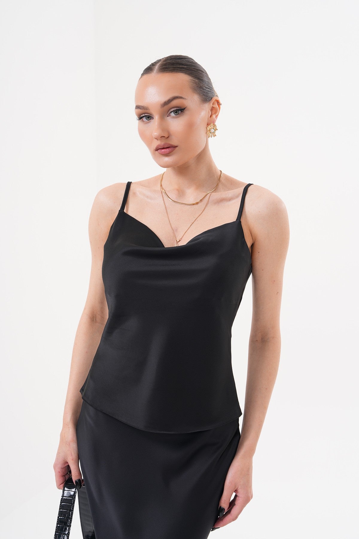 Siyah Saten Degaje Yaka Bluz