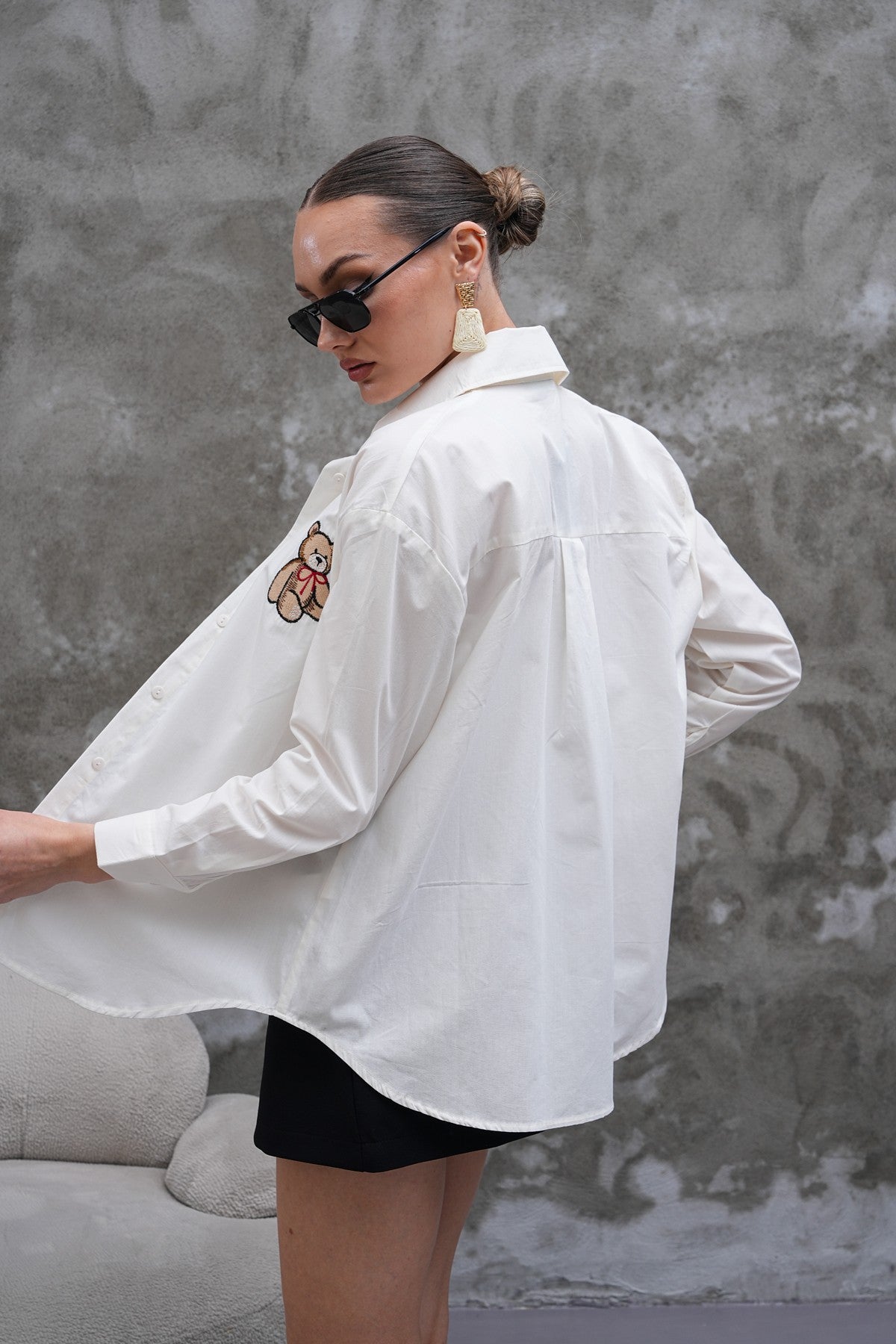 Krem Nakış Detaylı Uzun Kollu Gömlek