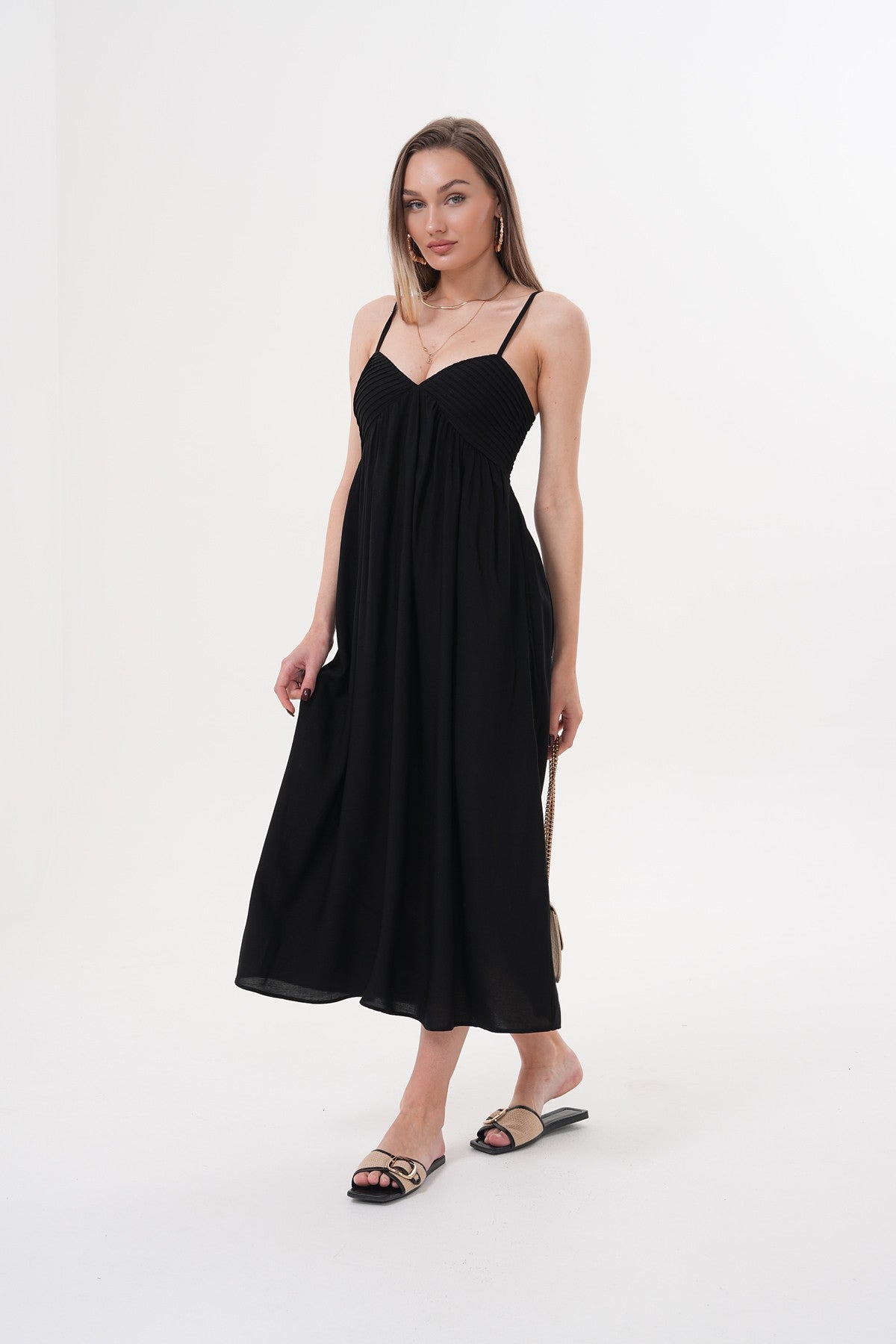 Siyah Göğüs Kuplu Askılı Elbise