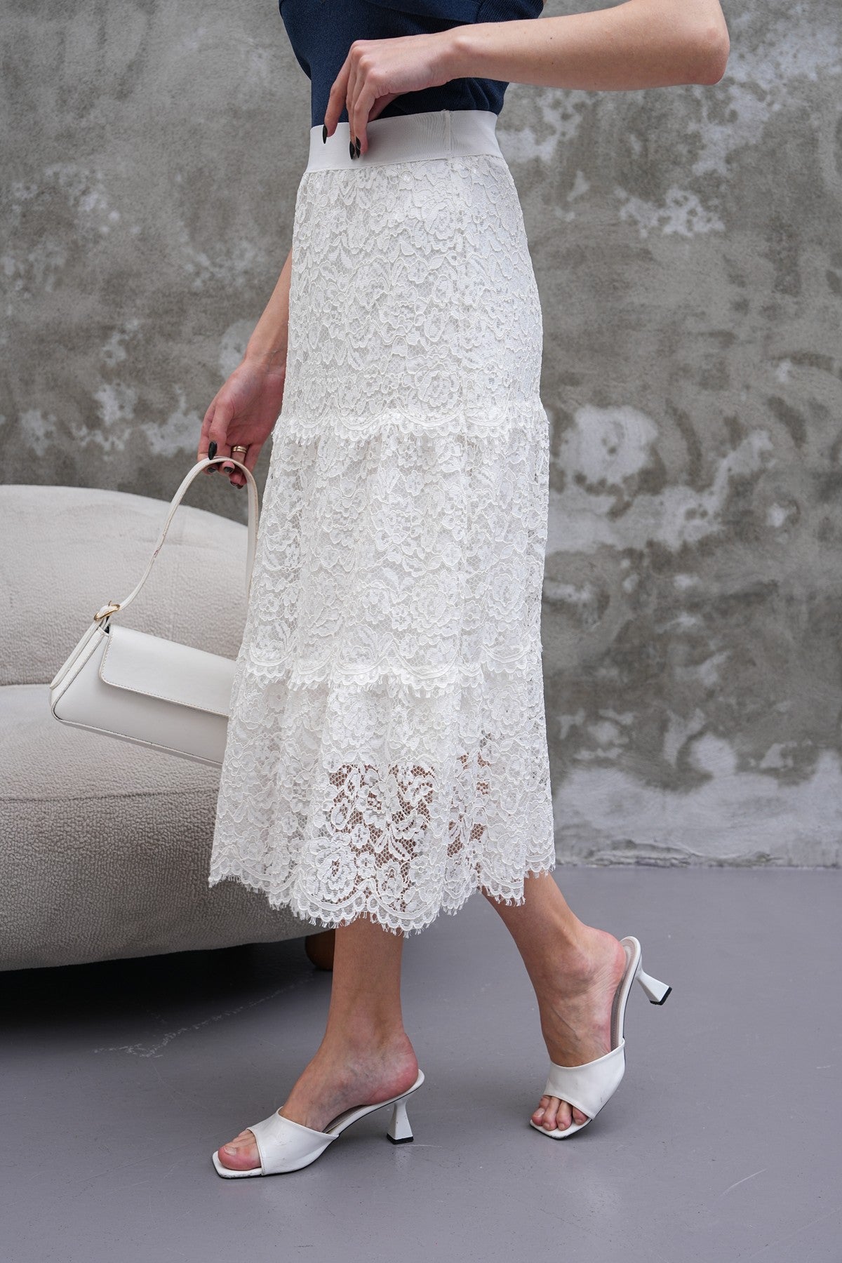 Beyaz Dantelli Midi Boy Etek