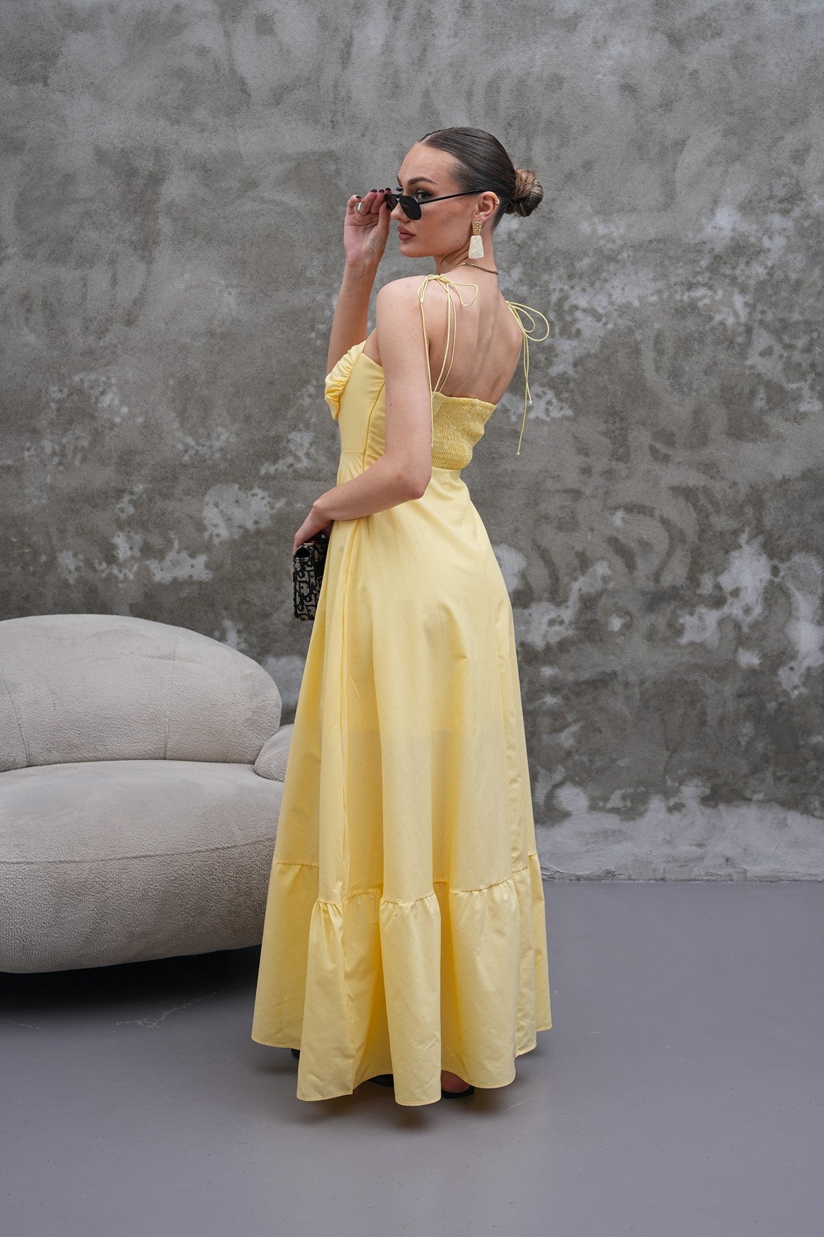 Sarı Askılı Volanlı Uzun Elbise