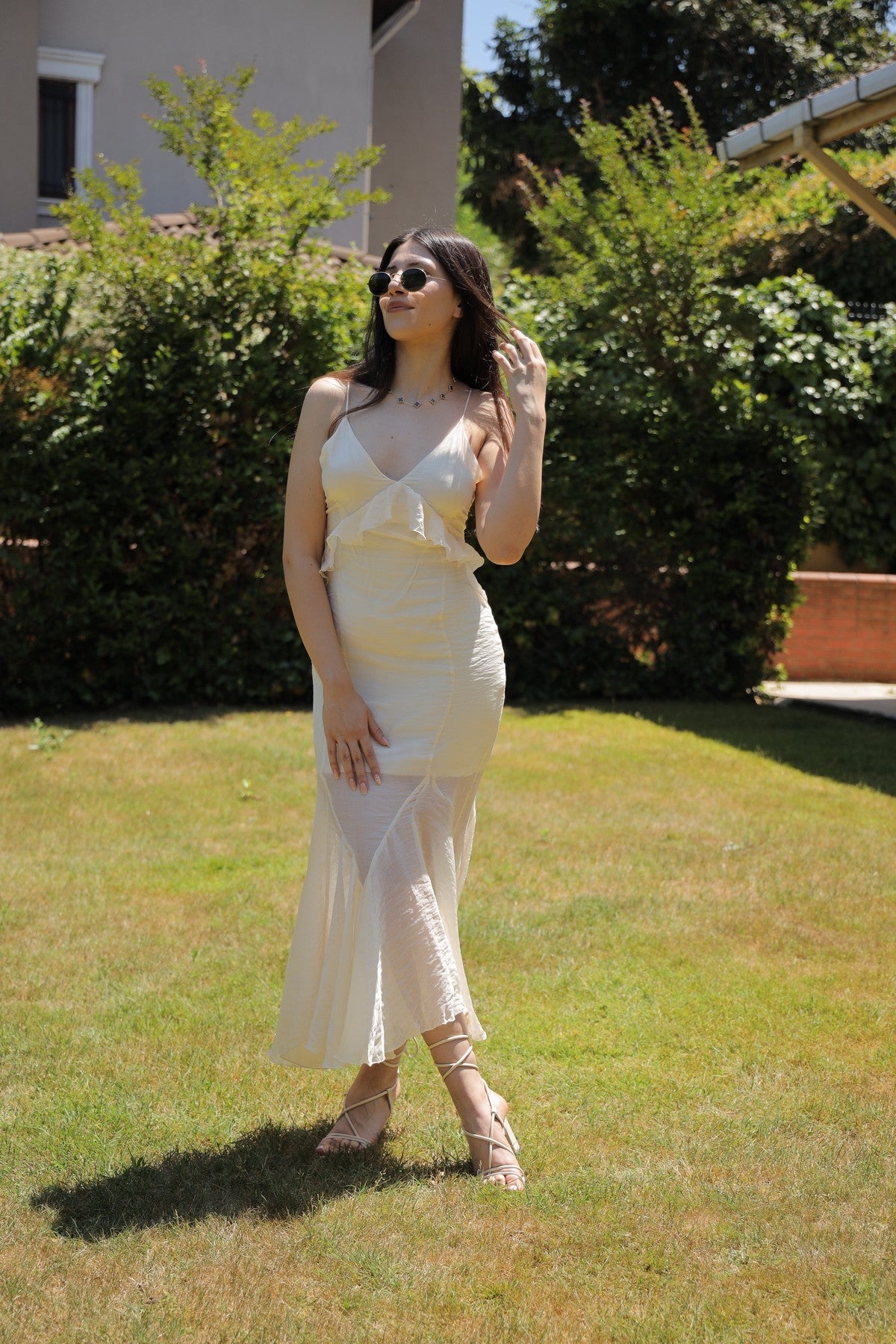 Ekru Renk İp Askılı Etek Detaylı Elbise