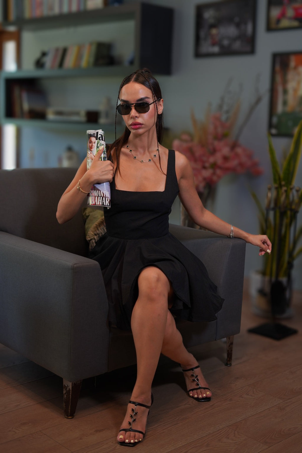 Siyah tül detaylı tütülü elbise