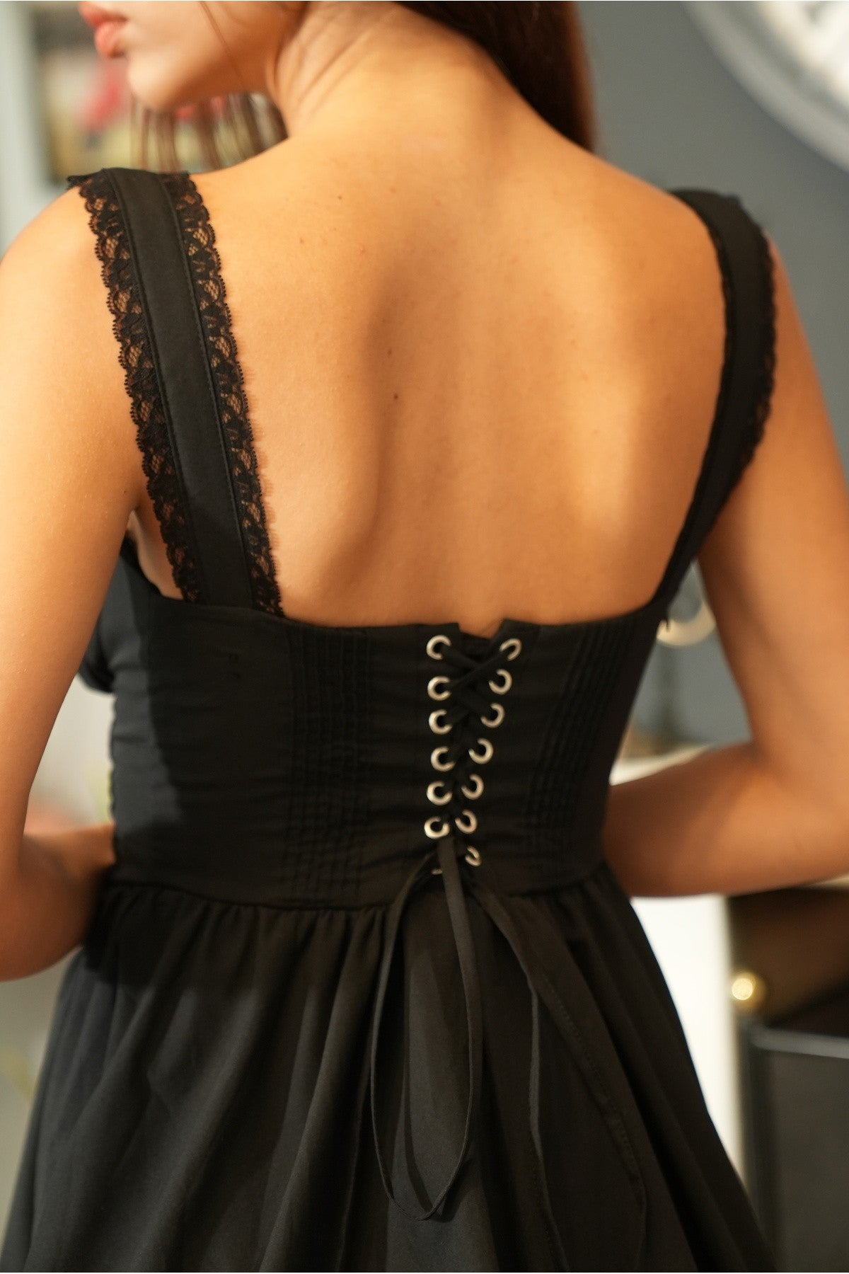 Siyah Dantel Detaylı Elbise