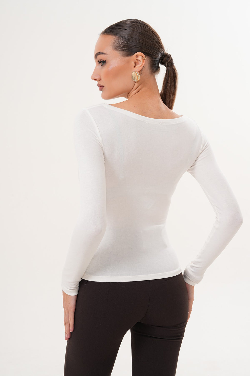 Kayık Yaka Yumuşak Kumaş Beyaz Bluz