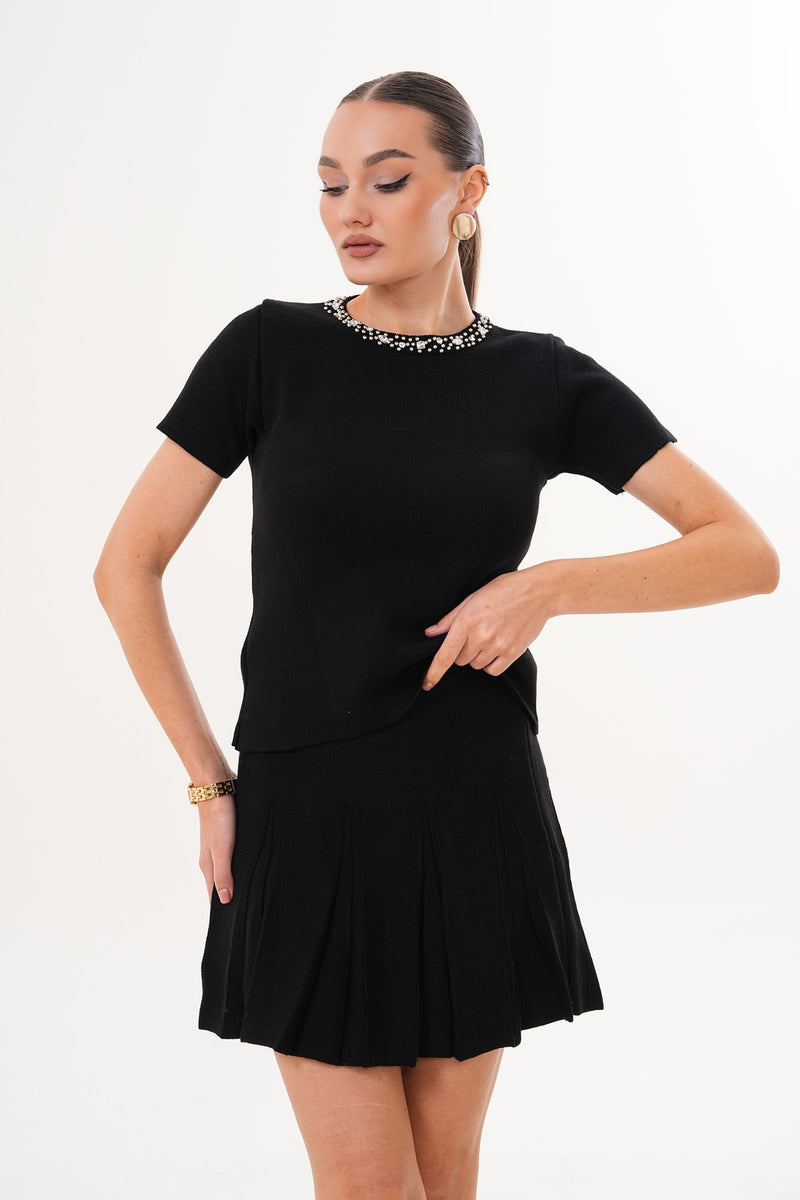 Siyah Yaka Taş Detaylı Triko Takım