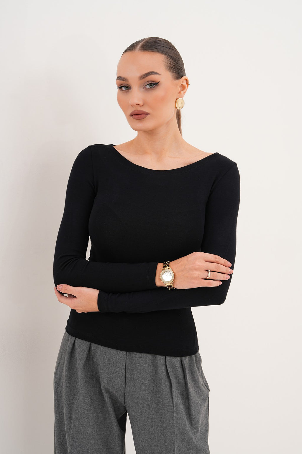 Kayık Yaka Yumuşak Kumaş Siyah Bluz
