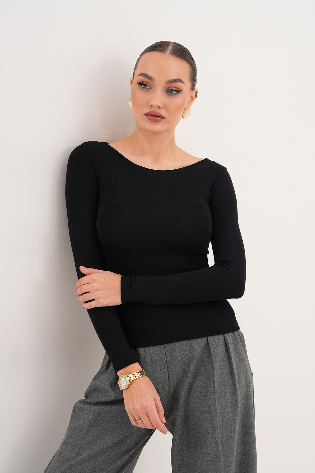 Kayık Yaka Yumuşak Kumaş Siyah Bluz