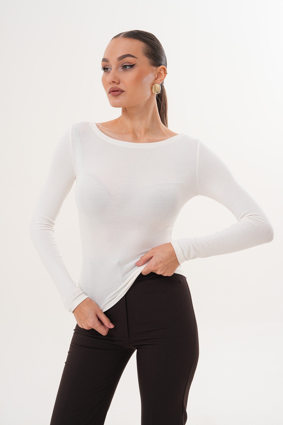 Kayık Yaka Yumuşak Kumaş Beyaz Bluz