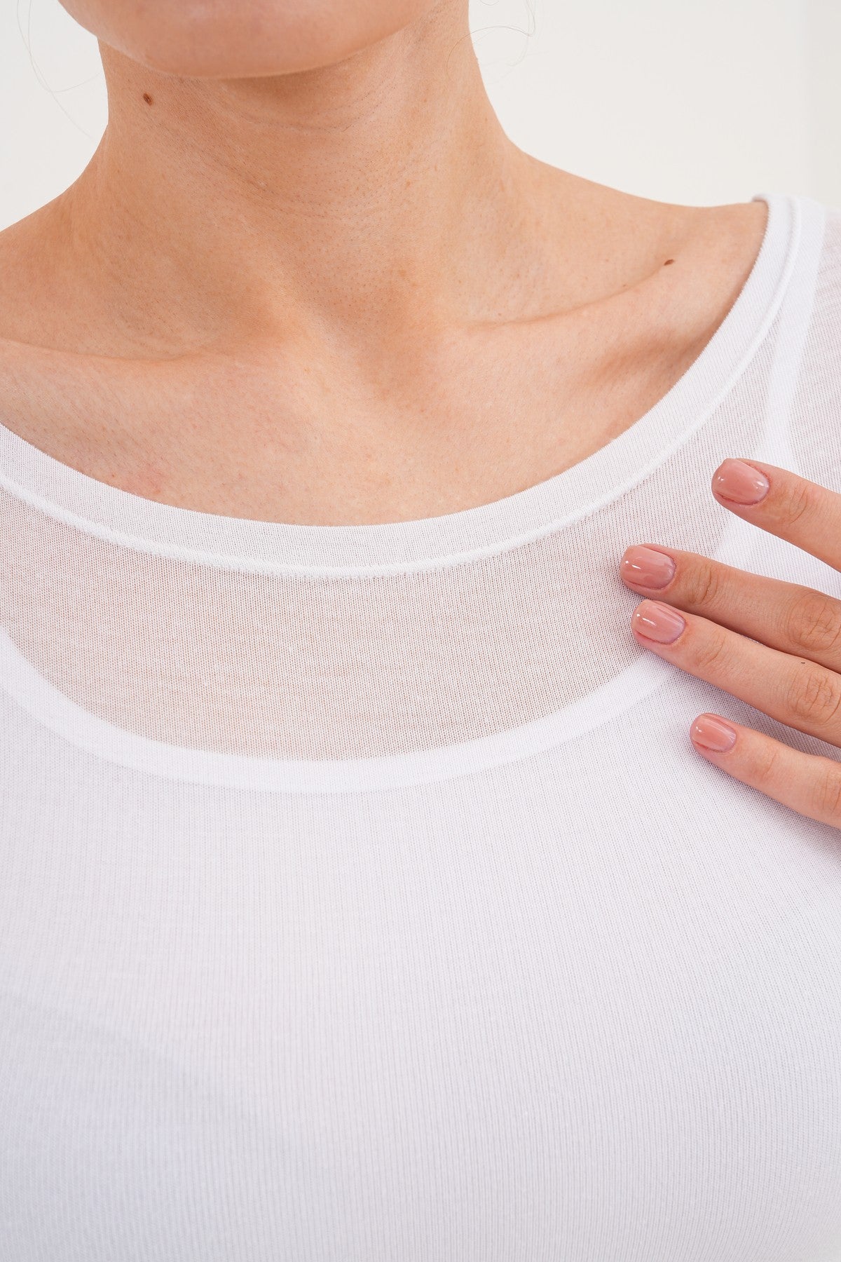 Beyaz Transparan Kumaş Uzun Kol Bluz