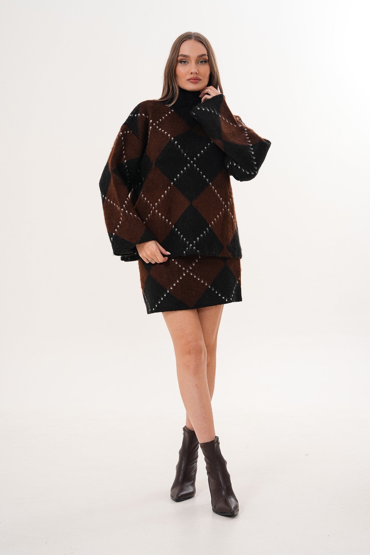 Baklava Desen Şardonlu Dik Yaka Kazak Etek Takım