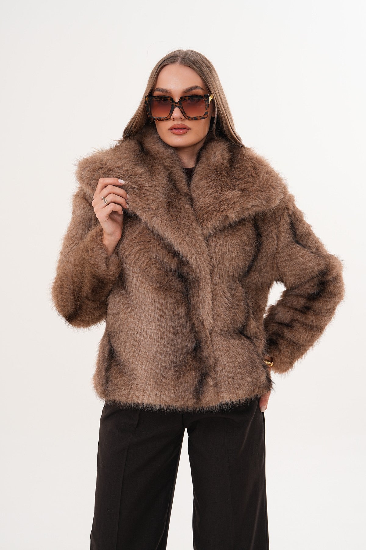 Jakarlı Açık Kahve Kısa Kürk