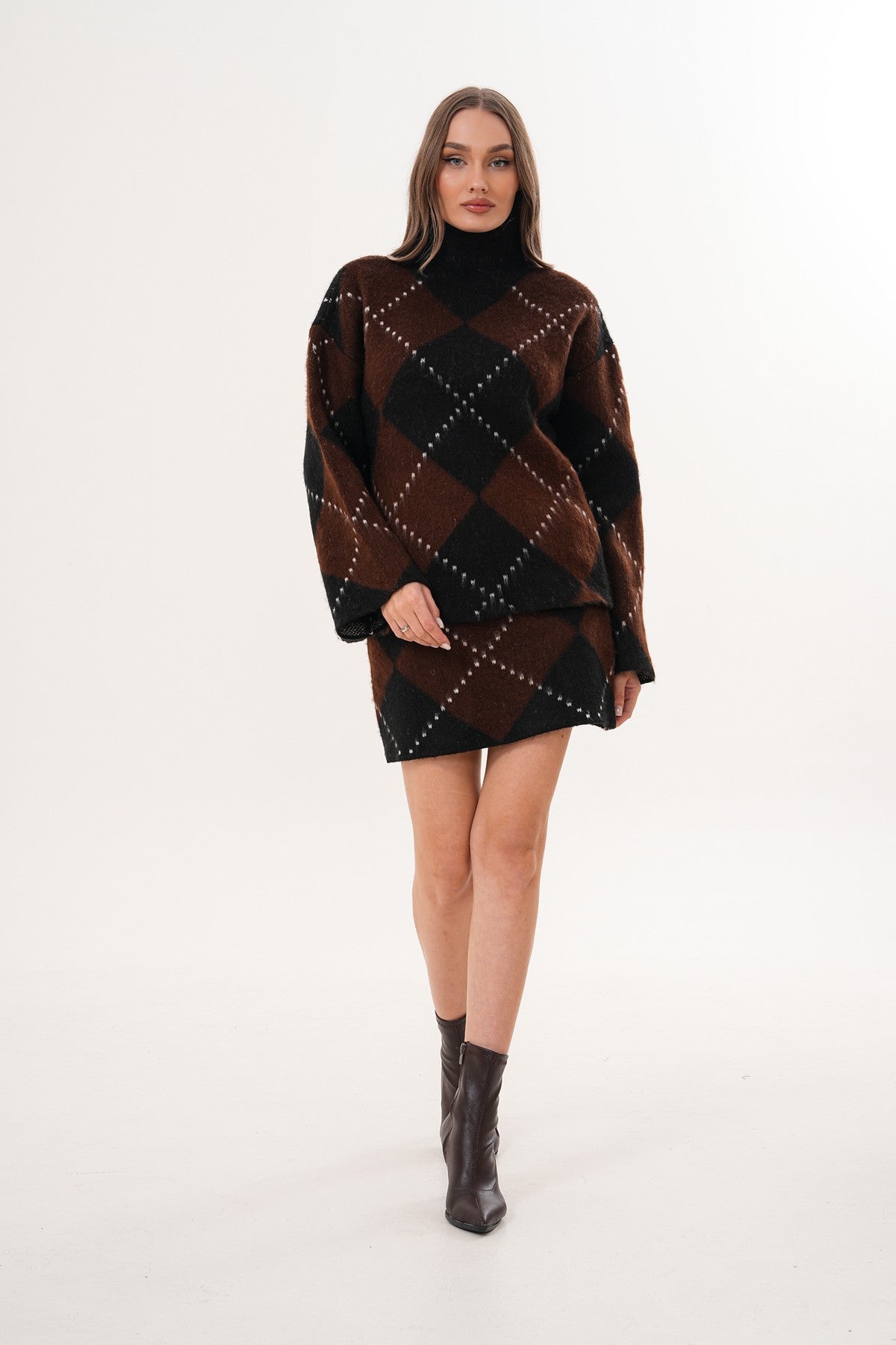 Baklava Desen Şardonlu Dik Yaka Kazak Etek Takım