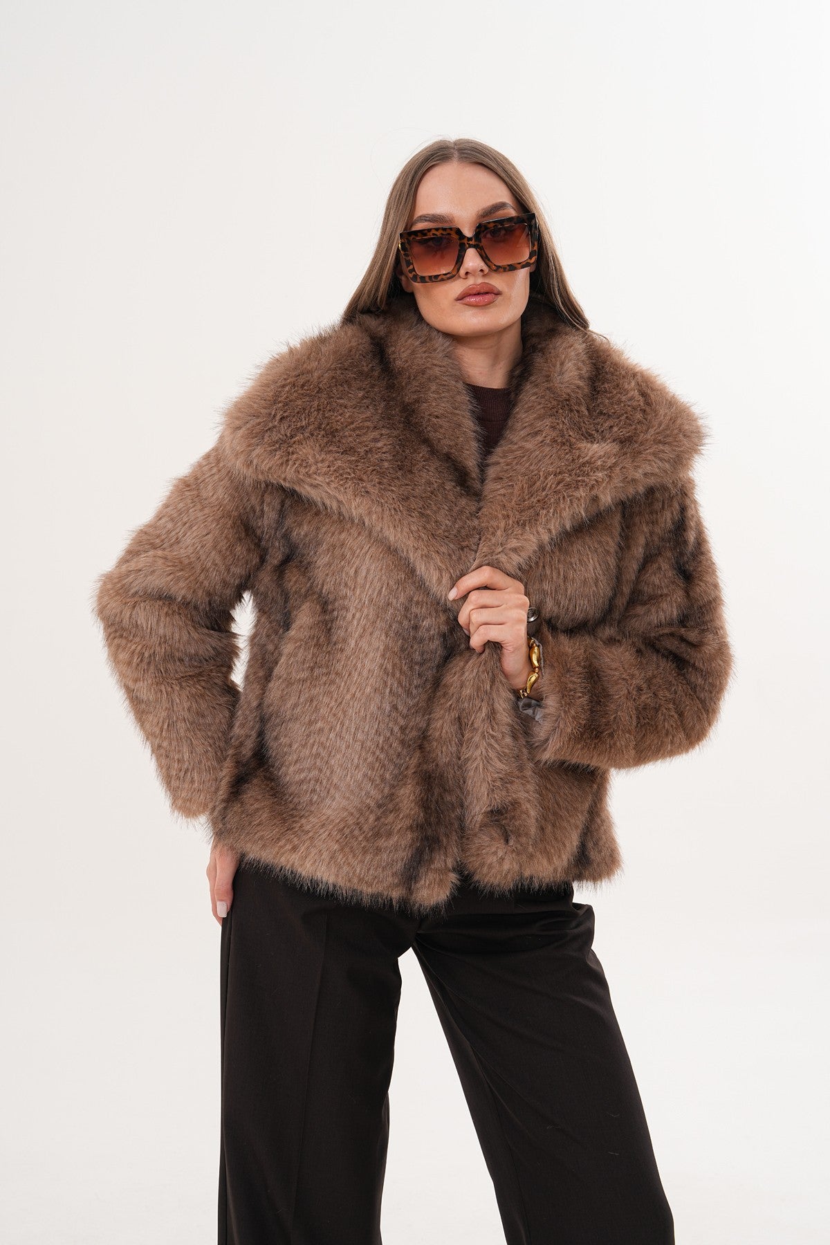 Jakarlı Açık Kahve Kısa Kürk