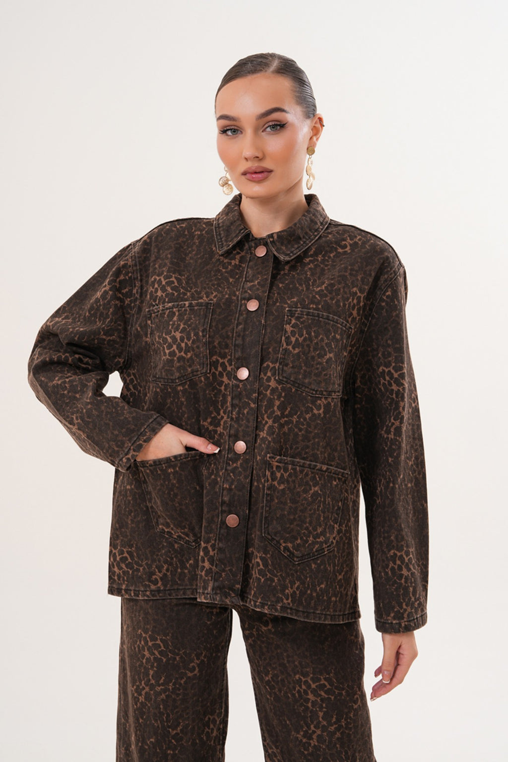 Leopar Desenli Kemerli Denim Takım